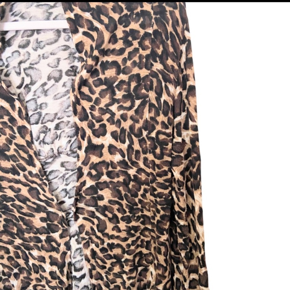 Zenana Outfitters Leopard Print Top Cardigan - Picture 5 of 9